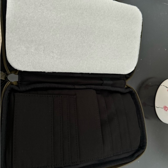 Carta family passport holder nwt - Picture 2 of 3